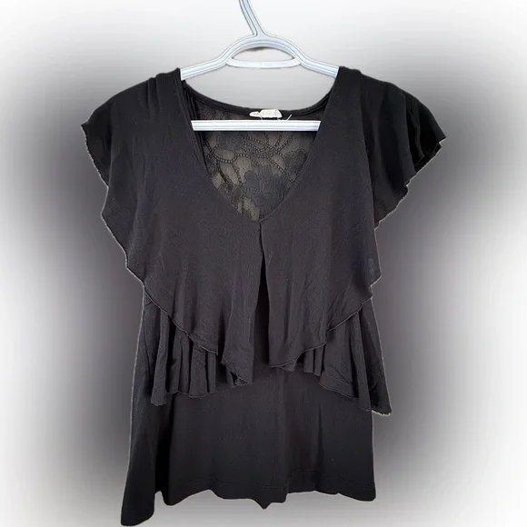 Noble U Black Ruffle Top - Picture 1 of 3